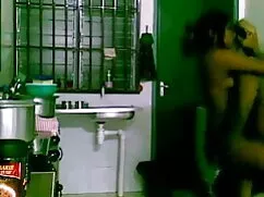 বড়ো বুকের মেয়ের চু ...