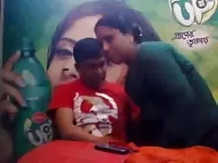 আঙুল নিজেকে থ্রিএক্স ...