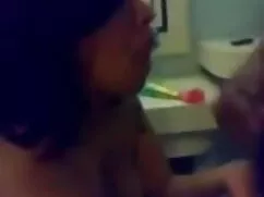 সুন্দরী বালিকা সামনে ...