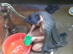 পুরানো-বালিকা দেশি চ ...