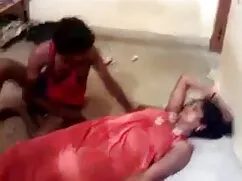 এক মহিলা বহু পুরুষ